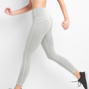 EUC 7/8 Gapfit Herringbone Leggings XS
